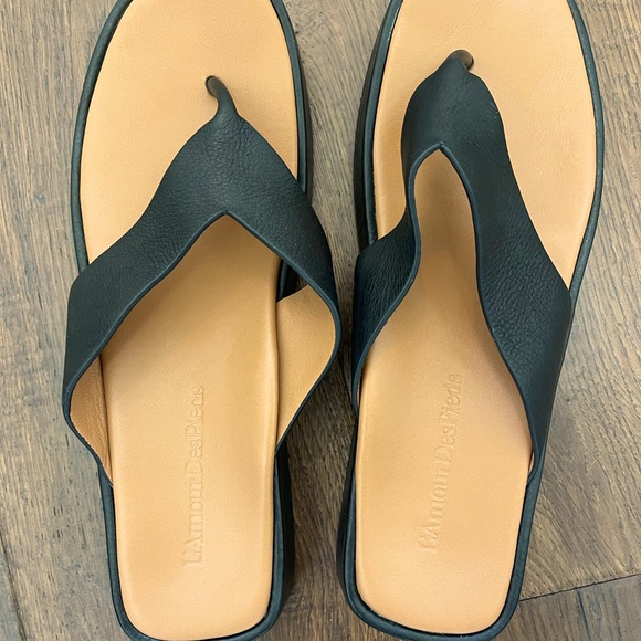 L’AmourDesPieds flip flops. - Picture 1 of 3